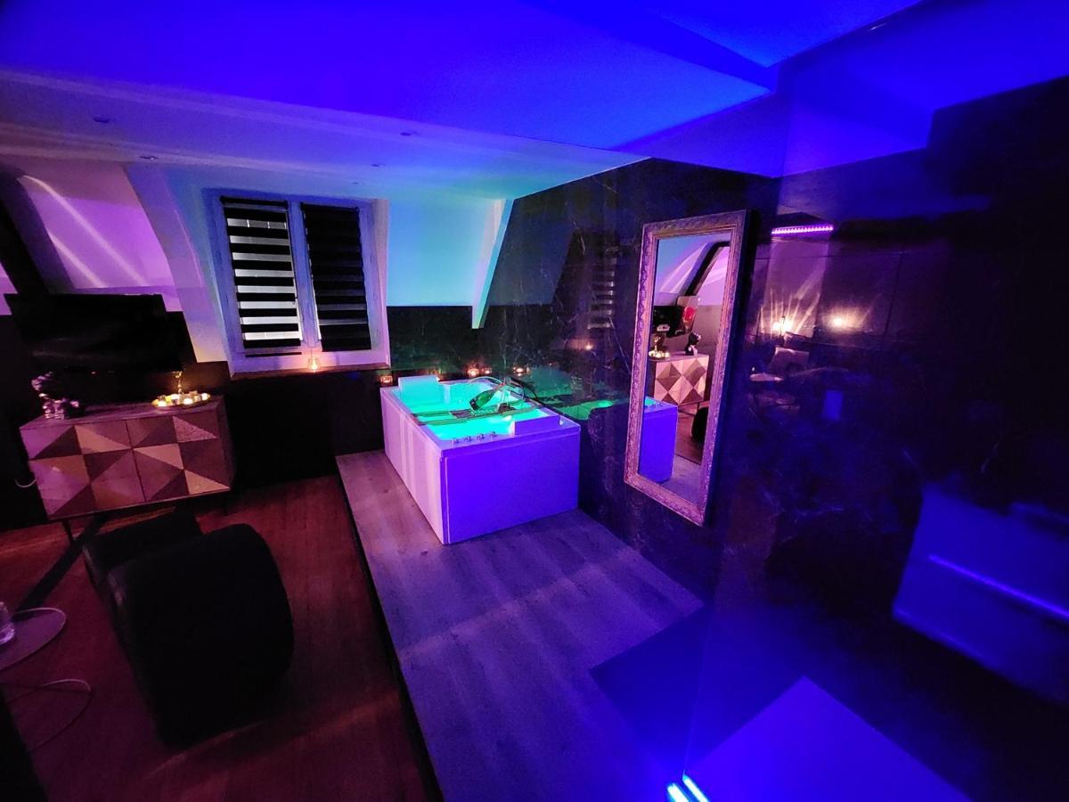 Caen, Tu M'Aimes - Suite Romantique Exterior photo